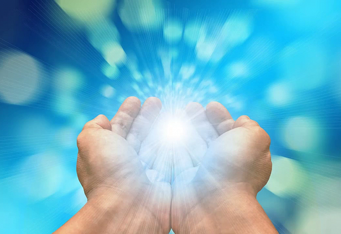 Les mains de lumière